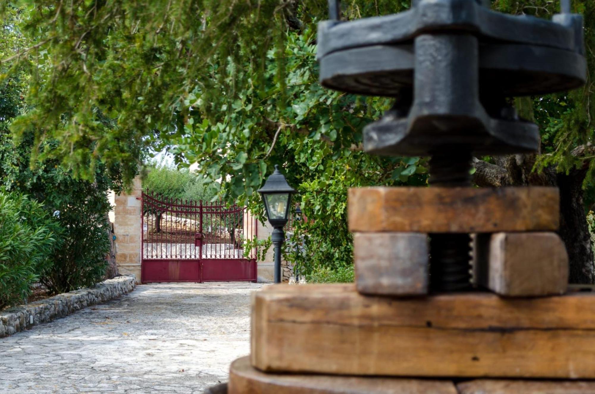 Masseria Trulli Bruni โลโกโรตอนโด ภายนอก รูปภาพ